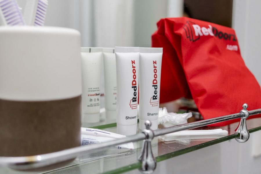 RedDoorz Plus near Semanggi Dżakarta Zewnętrze zdjęcie