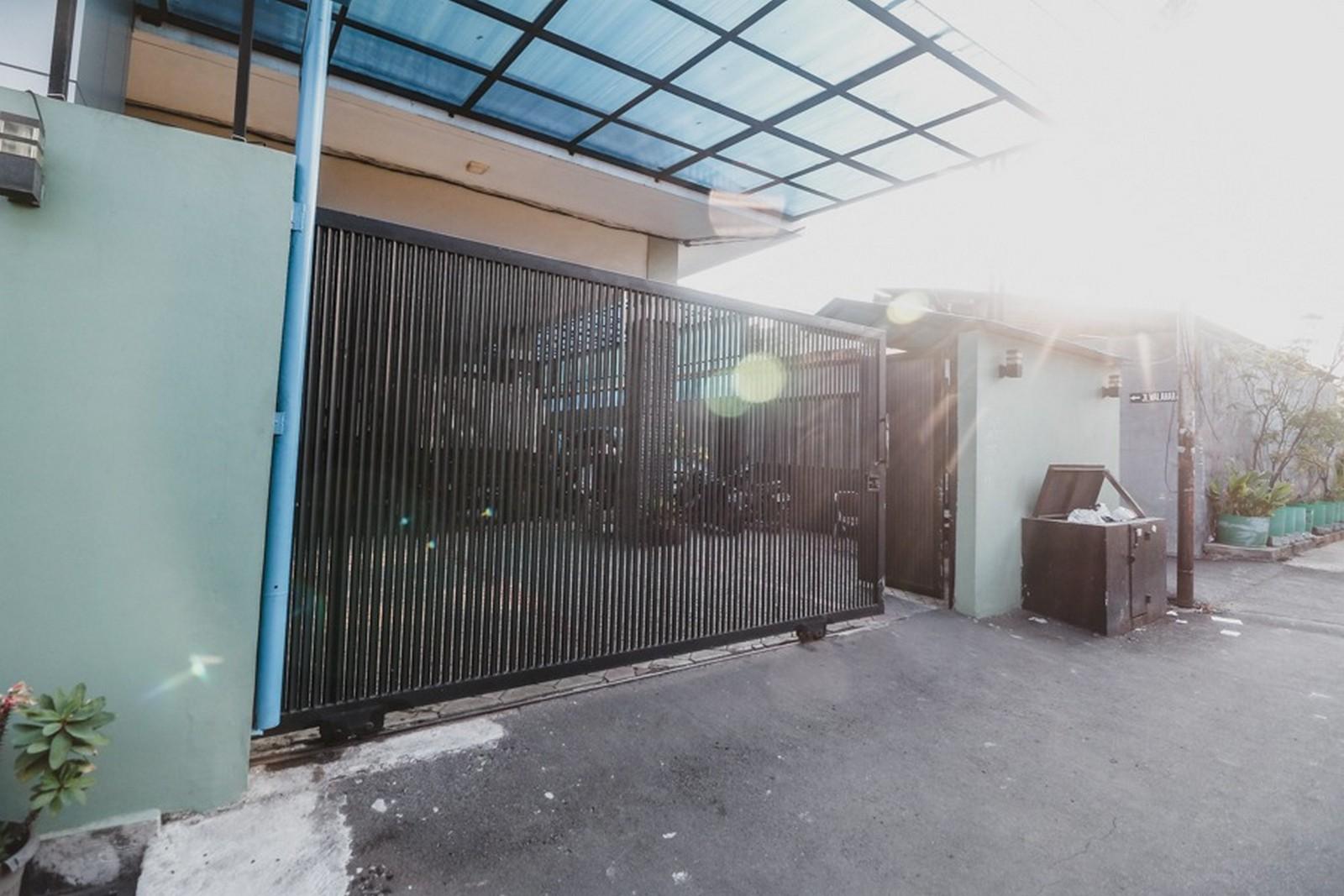 RedDoorz Plus near Semanggi Dżakarta Zewnętrze zdjęcie