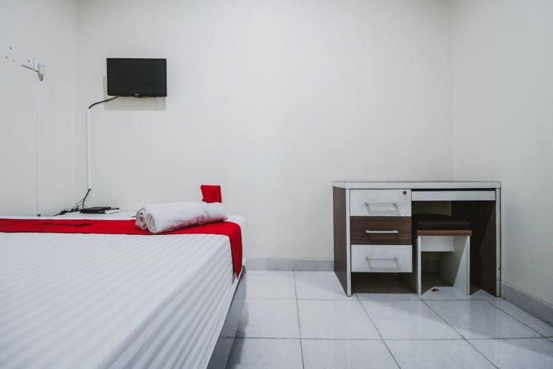 RedDoorz Plus near Semanggi Dżakarta Pokój zdjęcie