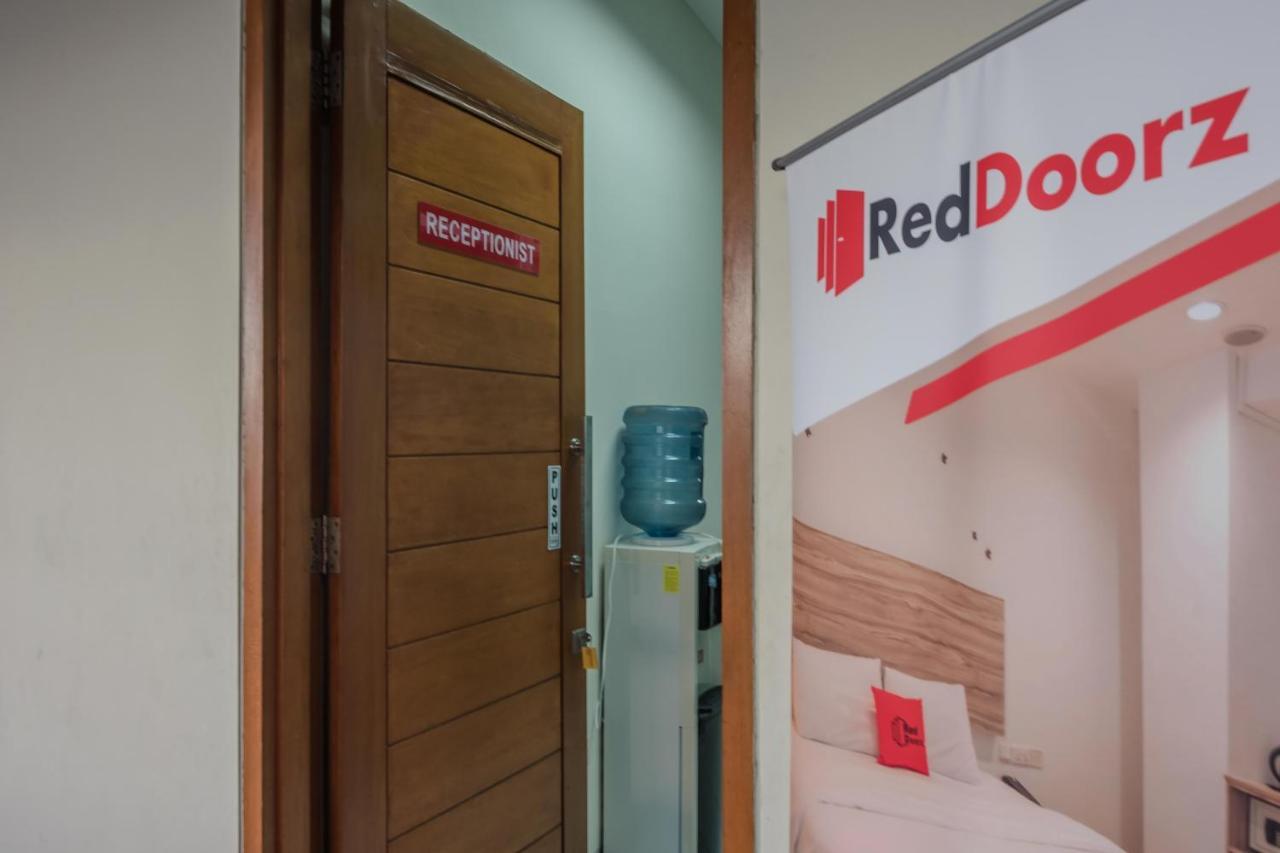 RedDoorz Plus near Semanggi Dżakarta Zewnętrze zdjęcie