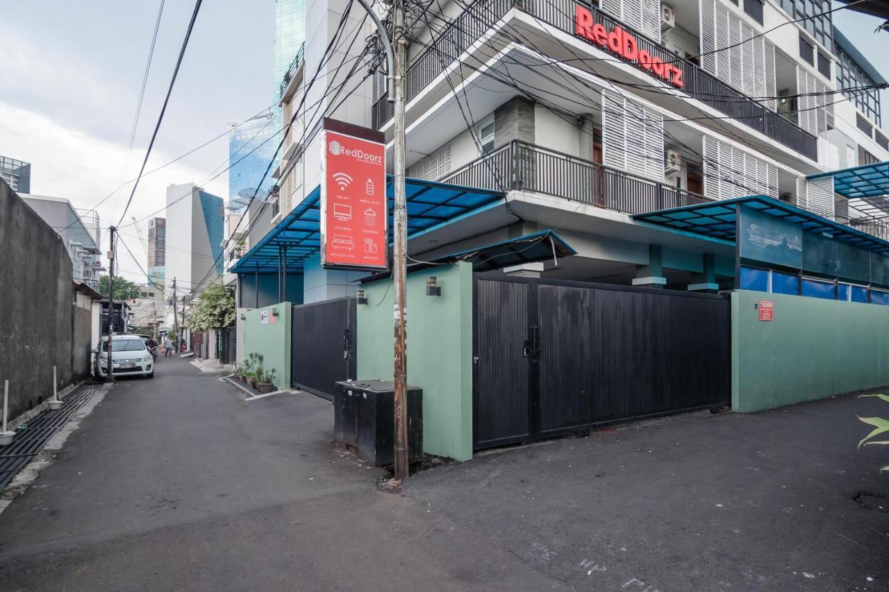RedDoorz Plus near Semanggi Dżakarta Zewnętrze zdjęcie