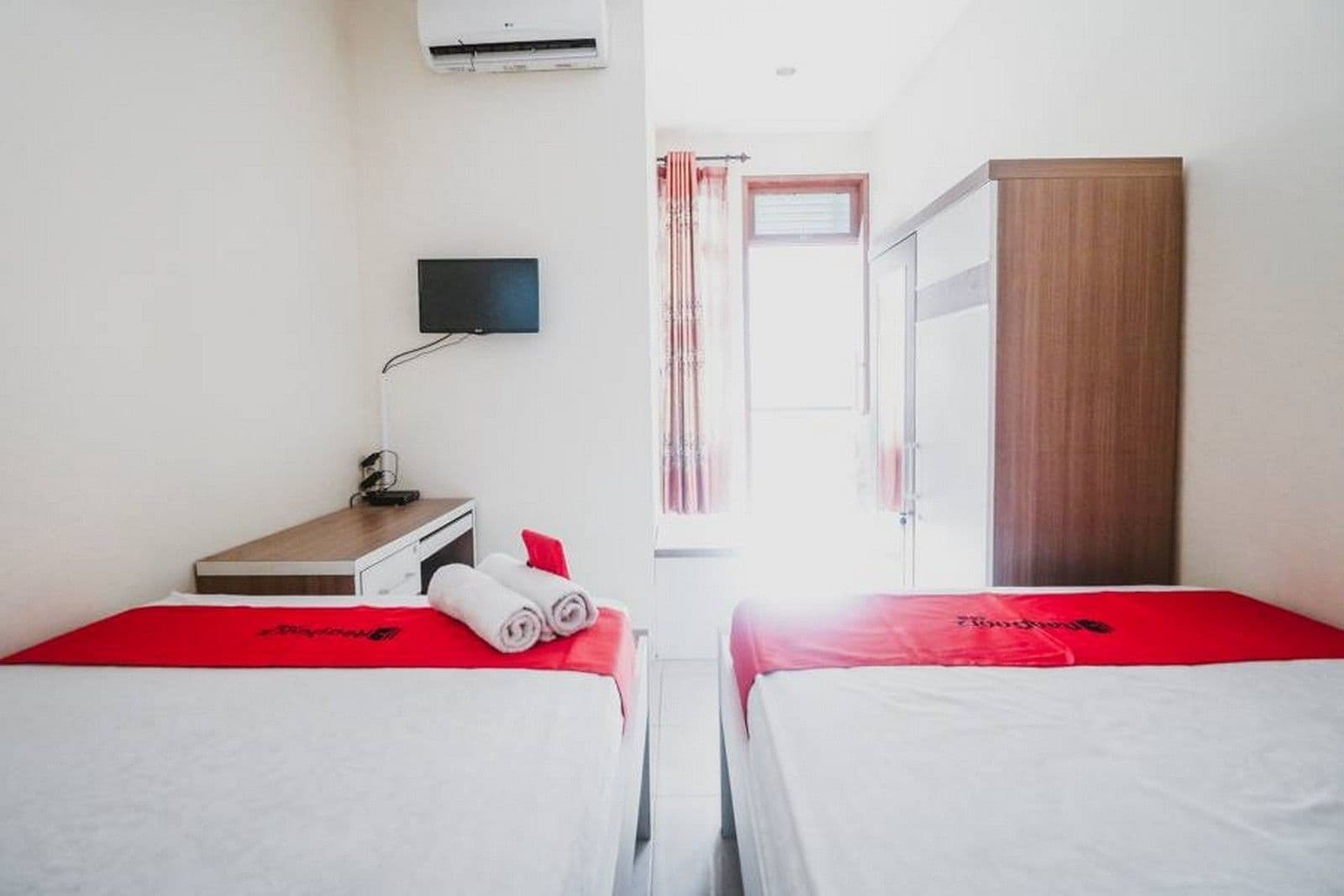 RedDoorz Plus near Semanggi Dżakarta Zewnętrze zdjęcie