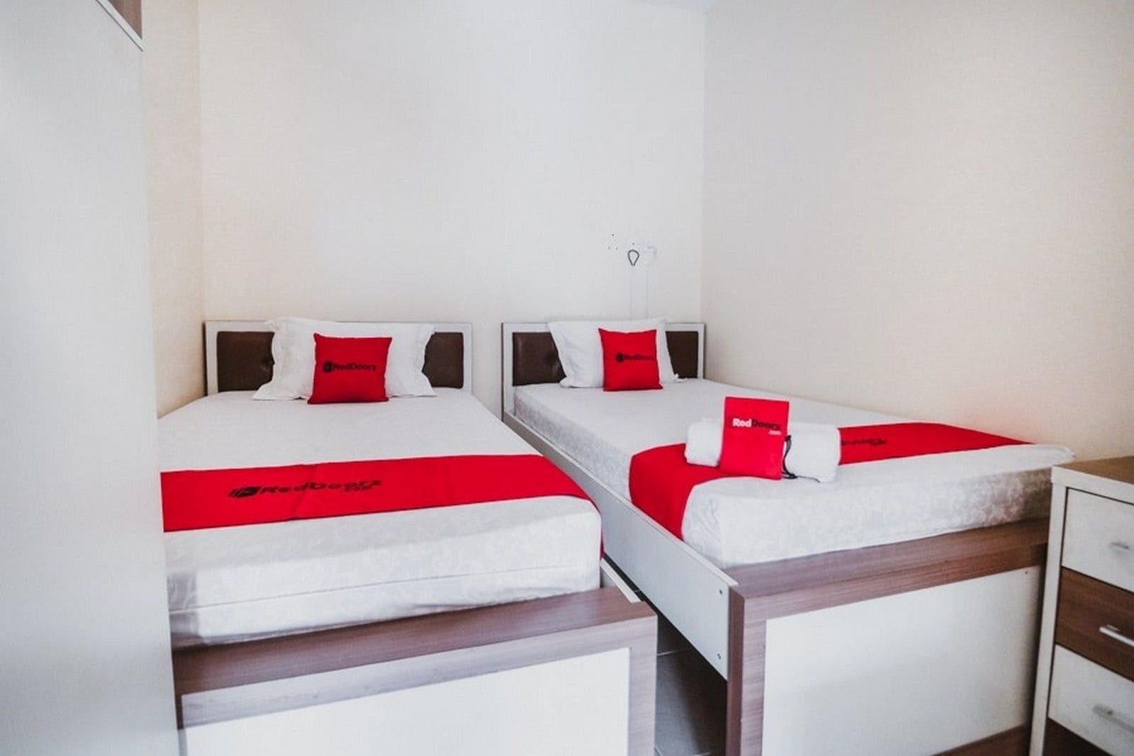 RedDoorz Plus near Semanggi Dżakarta Zewnętrze zdjęcie