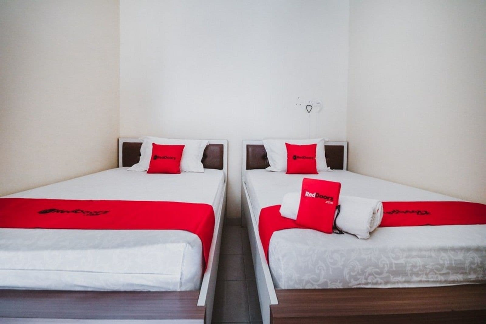 RedDoorz Plus near Semanggi Dżakarta Zewnętrze zdjęcie