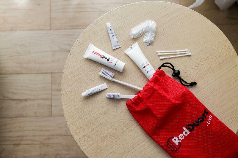 RedDoorz Plus near Semanggi Dżakarta Zewnętrze zdjęcie